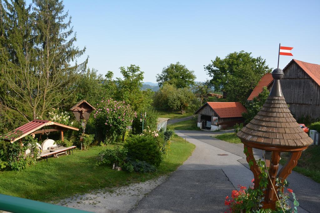 Gaestehaus Schmid Sankt Johann im Saggautal Luaran gambar